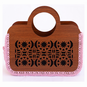Ξύλινη τσάντα, Pink Wood, με πλεκτά χειροποίητα πλαϊνά σε ροζ χρώμα
